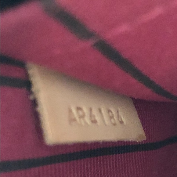 Authentic Louis Vuitton Neverfull Pouch Crossbody - Picture 11 of 12